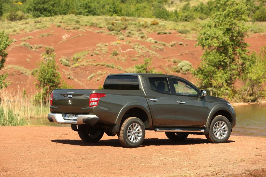  Mitsubishi L200 Double Cab 2015 года  (фото 21 из 29)